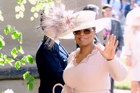 Meghan markle and her mother, doria ragland, were photographed arriving to the hotel they'll be staying at the night before the royal wedding. Why Oprah Winfrey Gave Meghan Markle S Mom A Basket Of Kumquats Vanity Fair