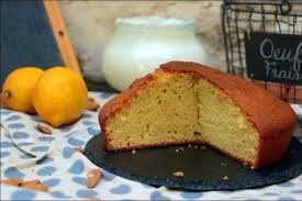 Gateau Au Yaourt A L Amande Happy Papilles Recette Gateau Yaourt Gateau Yaourt Moelleux Recette Gateau
