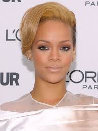 With long bangs that extend down past the forehead, this contemporary. Haircut For Small Face Best Hairstyles For A Small Forehead And Face The Skincare Edit