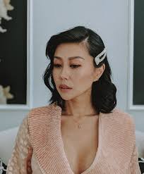 The wavy short hairstyles are one of the newest hair trends. A Red Carpet Inspired Short Wavy Hair Tutorial