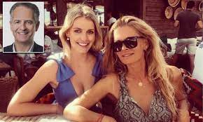 Talk Of The Town Kitty Spencer And Victoria Aitkin Look More Like Sisters Than Mother And Daughter Daily Mail Online
