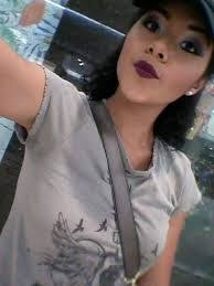 Debora Flores's Instagram, Twitter & Facebook