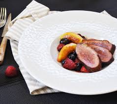 Magret De Canard Aux Pommes Et Fruits Rouges Ernest Soulard Recette En 2020 Magret De Canard Alimentation Fruits Rouges