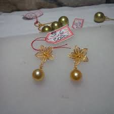 Anting Giwang Emas Kuning 22 K Mutiara Air Laut Grade Aaa Gold Jewelry Simple Necklace Gold Earrings Designs Bridal Diamond Jewellery