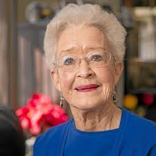 Gloria Duran's Instagram, Twitter & Facebook