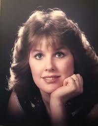 Lana Flood's Instagram, Twitter & Facebook