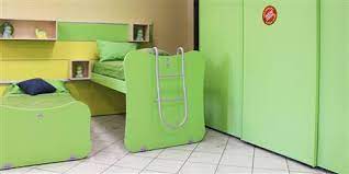 Da oggi è disponibile per la consultazione on line, e il download, il nuovo catalogo berloni live the italian style, contenente tutta la collezione cucine 2014. Cameretta Berloni Spaziosa E Salva Spazio