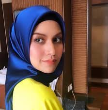 Bosan dengan gaya yang sama? Lisa Surihani Kongsi Video Tutorial Pakai Tudung Bawal Bentuk Kejadiannya Cantik Terletak Hijabista