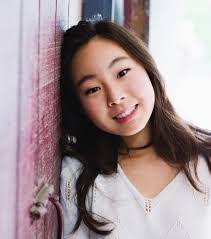 Carrie Rader's Instagram, Twitter & Facebook