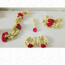 Fresh Jasmine Jewellery For Your Mehndi Flowerjewellery Floraljewellery Bridalflowerjewellery Ja Flower Jewelry Diy Wedding Flower Jewelry Bridal Jewelery