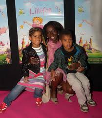 Nyamko sabuni (l) vill se en mer jämställd flyktingpolitik, och mer fokus på politiska flyktingar. Nyamko Sabuni Barn