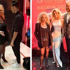 Она носит звание народной артистки россии и трижды выигрывала национальную музыкальную премию «овация». Hudaya I Molodaya 65 Letnyaya Larisa Dolina Vyshla V Svet Posle Plastiki