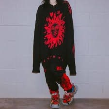 Pull Story Of The Sun Of Siberia Hills Worn By Billie Eilish Account On The Instagram Of Billieeilish Spotern