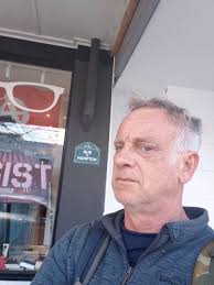 Frank Zappa with his cat Marshmoff. Marshmoff posed with Zappa for a  purrfect looking photo shoot.