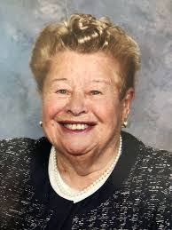 Doreen Snow's Instagram, Twitter & Facebook