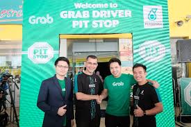 Petronas dagangan berhad is engaged in the marketing and distribution of various petroleum products. Petronas Dagangan And Grab Continues Partnership To Offer More Benefits To Grab Driver Partners Grab My