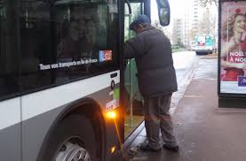 Déplacements limités à 2 personnes. Tarifs Des Transports Pour Les Retraites Entre Paris Et La Banlieue Les Inegalites Se Creusent Le Parisien