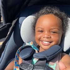 I love making all my kids smile!!! Today is #nationalsmileday and I was  surprised to see Honor woke up with all his teeth this morning!! Lol!!! He  is excited for the big