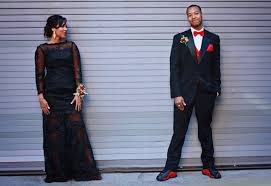 Black And Red Prom Couples Couple At Prom Colors Are Black And Red Prom Couples Prom Pictures Fashion