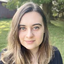 Doris Pellerin's Instagram, Twitter & Facebook