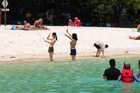 Selain daripada menyediakan penginapan, pangkor island chalet juga menganjurkan aktiviti laut dan pantai kepada tetamu yang bercadang merasai keseronokan percutian sebenar di pulau pangkor. Sapi Island Pulau Sapi Of Sabah Malaysia Mysabah Com