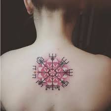 Resultado De Imagem Para Vegvisir Tattoo Girl Wikinger Tattoo Symbole Symbolische Tatowierungen Wikinger Tattoos