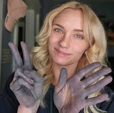 Hi all. If you plan to do a flip (buy a house, renovate it, sell it for  profit) do you need to be CIS registered? I've been told that I do, but