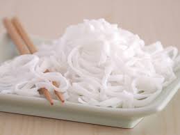How To Soak And Use Rice Noodles | Whats4Eats