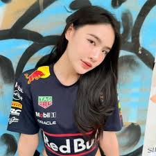 Itzel Castillo (@itmoka)