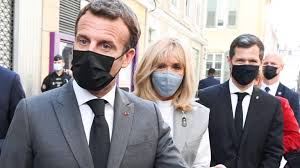 Je suis solidaire du président, a écrit le candidat à la présidentielle de 2022 sur twitter, quelques minutes après l'incident. 2vom62zaezeizm
