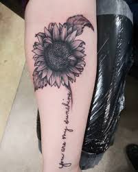Here is a big old leg tattoo featuring three sunflowers. Celebrate The Beauty Of Nature With These Inspirational Sunflower Tattoos Kickass Things