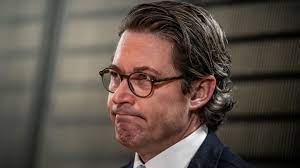Aus dieser ehe geht eine tochter hervor, die 2013 geboren wird. Meinung Warum Andreas Scheuer Als Verkehrsminister Ein Totalausfall Ist Stern De