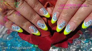 gelnagel in neon gelb mit mermaid pigment und airbrush nails airbrush nails gel nails
