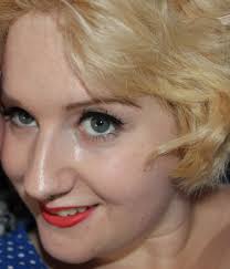 How to get marilyn monroe hairstyle. Marilyn Monroe Hairstyle Tutorial How To Creatae A Hair Style Beauty On Cut Out Keep