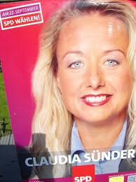 Mit dieser Retusche könnte man Häuser anstreichen: Claudia Sünder ist zwar ...