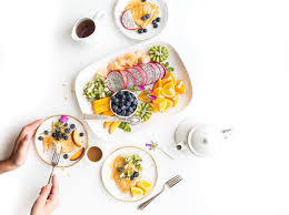 Door to door delivery in the mont kiara, sri hartamas, bangsar. Where To Order Healthy Food 2021 15 Meal Delivery Services That Will Make Your Life Easier Tatler Philippines