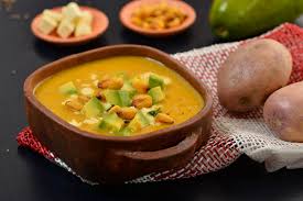 Los antiguos campesinos cocinaban por lo menos tres es un plato tradicional de consumo en mercados, restaurantes, y en el hogar. Locro De Papa Con Queso Donarepa