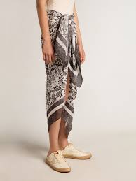 Sarong in cotton voile with all-over black and white print | Golden Goose