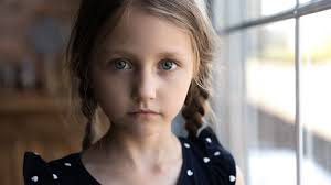 Manchmal sind eltern verunsichert, ob die probleme ihrer kinder und jugendlichen noch normal sind, diese damit selbst zurechtkommen können oder eine professionelle unterstützung notwendig ist. Angste Bei Kindern Worauf Eltern Achten Sollten Geo