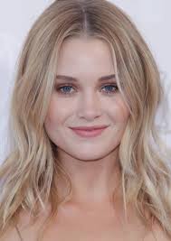 Fan Casting Virginia Gardner as Adult Taylor Birch in My Dark Vanessa