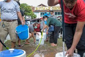 Simple list of water disruption in selangor. Grant Users Discount On Water Bills After Recent Disruption Unions Urge Air Selangor Malaysia Malay Mail