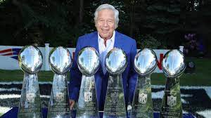 The ring, which includes 283 diamonds and weighs 5.1 carats, was among the most expensive items to be sold in the. Robert Kraft Puts Super Bowl Li Ring Up For Auction For All In Challenge