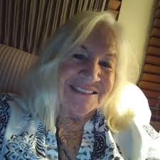 Is disjointed floor plank alignment normal?