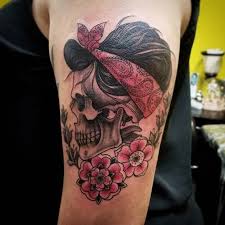 43 Badass Tattoo Ideas For Women Stayglam Badass Tattoos Rockabilly Tattoos Girly Skull Tattoos