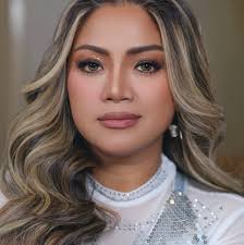 Yvette Gale's Instagram, Twitter & Facebook