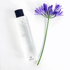 Distilled water is water that has been boiled into a vapor and condensed into a liquid, and subsequently is free from impurities such as salt and colloidal particles. Son Park Beauty Water Korean Trend Shop