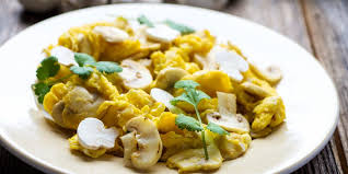 Oeufs Brouilles Aux Champignons Recette En 2020 Recette Oeuf Oeufs Brouilles Recette Oeufs Brouilles