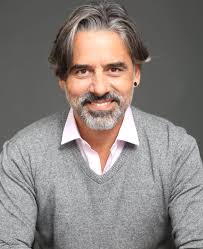 אוליבר רוס‎