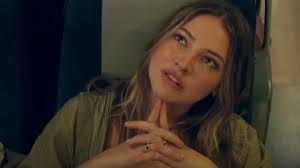 Firefly Lane: 6 Major Differences Between The Book And The Netflix TV Show 