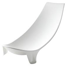 It folds narrow enough to fit in a suitcase for traveling. Stokke Flexibath Newborn Support